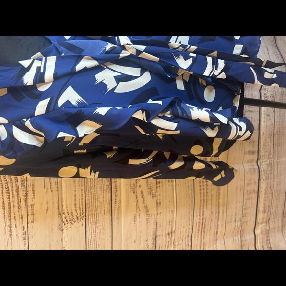 NWT Polo Ralph Lauren Women’s size Medium Blouse - Picture 2 of 5